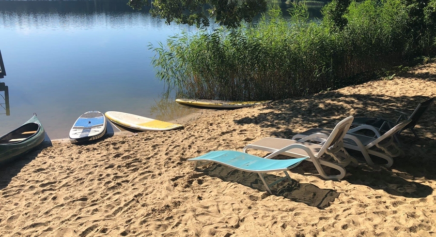 Strand am Hotel Döllnsee-Schorfheide - Familienhotel, Wellness-Hotel und Tagungshotel in Brandenburg bei Berlin