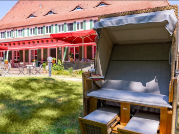 hotel-doellnsee-schorfheide-uckermark-templin-berlin-sommerterrasse_001.jpg