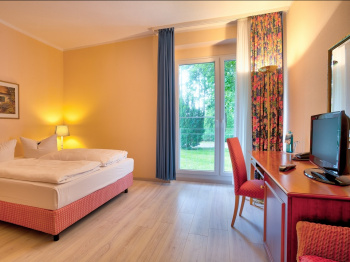 dependancezimmer-hotel-doellnsee-schorfheide-brandenburg-berlin-tagungshotel_3_1280k.jpg