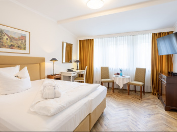 ecojuniorsuite-hotel-doellnsee-schorfheide-brandenburg-berlin-tagungshotel_1_1280k.jpg