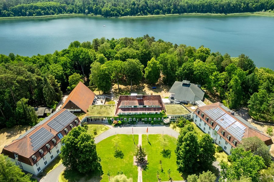 Hotel Döllnsee-Schorfheide - Familienhotel und Tagungshotel in Brandenburg bei Berlin