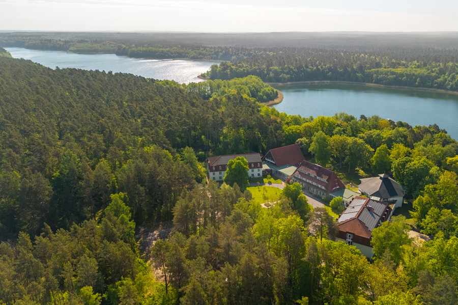 Hotel Döllnsee-Schorfheide - Familienhotel und Tagungshotel in Brandenburg bei Berlin