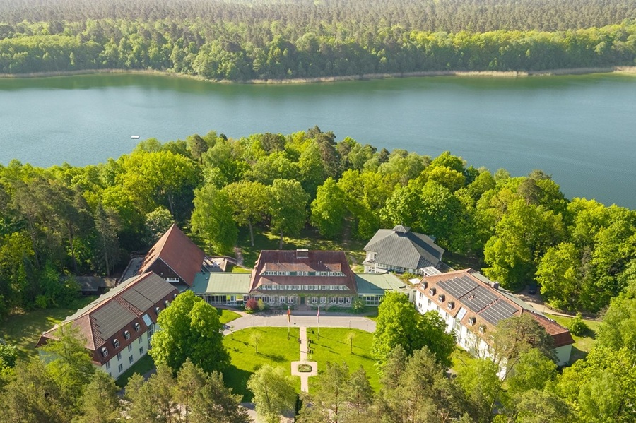 Hotel Döllnsee-Schorfheide - Familienhotel und Tagungshotel in Brandenburg bei Berlin