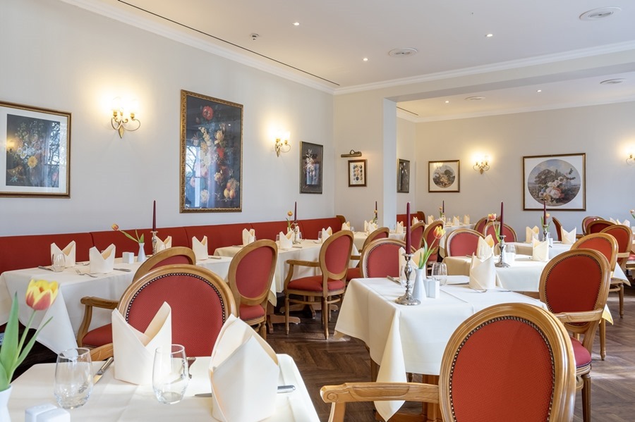 Restaurant Cottage im Hotel Döllnsee-Schorfheide - Familienhotel und Tagungshotel in Brandenburg bei Berlin